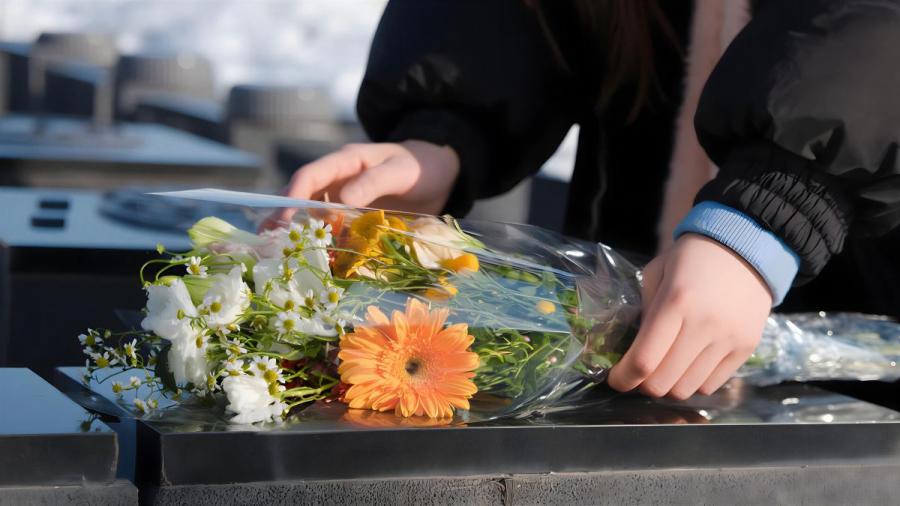 que flores se llevan al cementerio